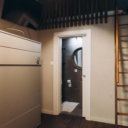Like 2 Sauna,jacuzzi & 아파트 스비드니카