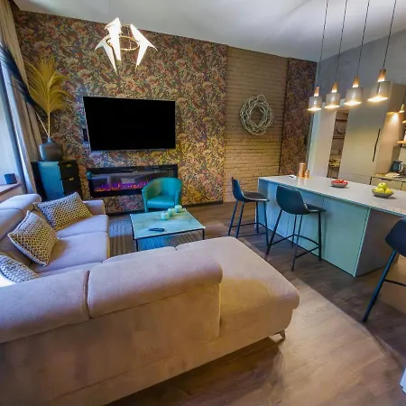 Like 2 Sauna,jacuzzi &