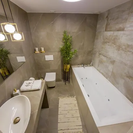 Like 2 Sauna,jacuzzi & *