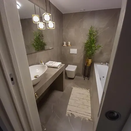 아파트 Like 2 Sauna,jacuzzi & 스비드니카