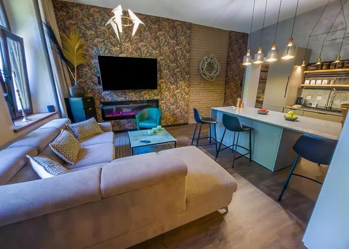 Like 2 Sauna,jacuzzi &