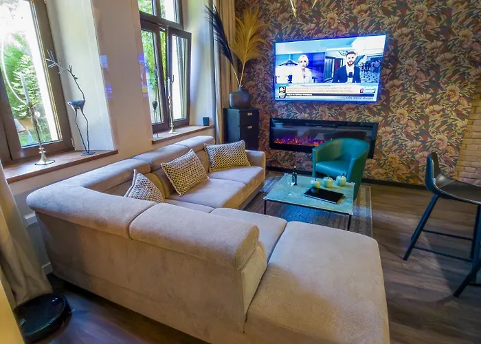 Like 2 Sauna,jacuzzi &